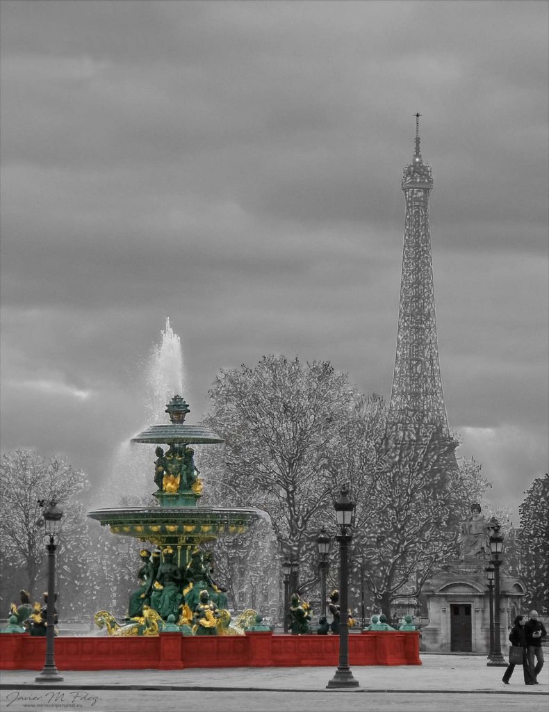 Fuente de los Mares, Torre Eiffel