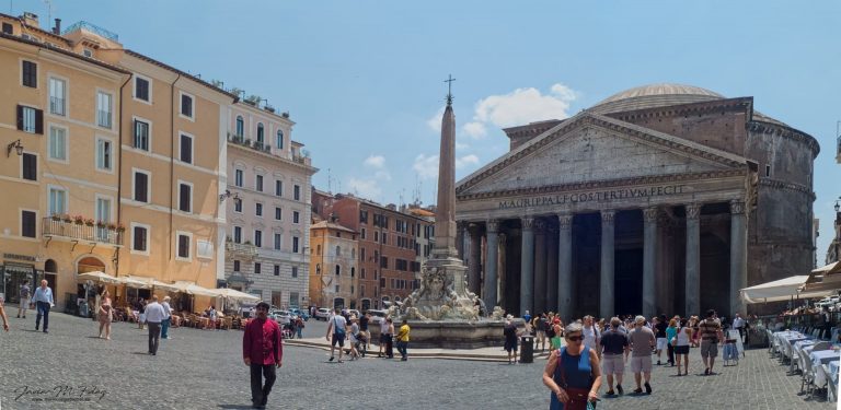 Piazza della Rotonda, Fontana di piazza della Rotonda, Pantheon di Agrippa, Roma, Italia