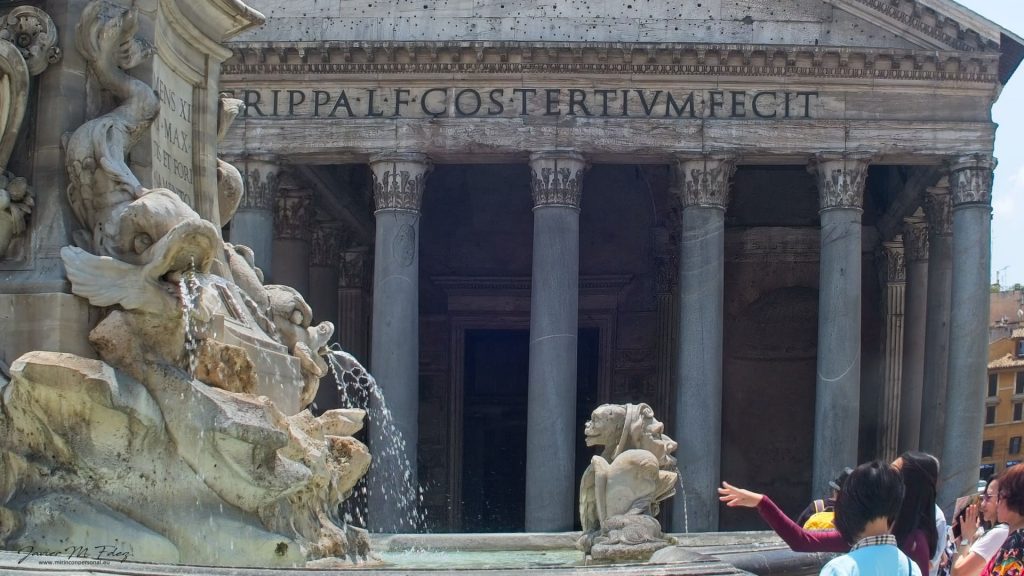 Fontana di piazza della Rotonda, Roma, Italia